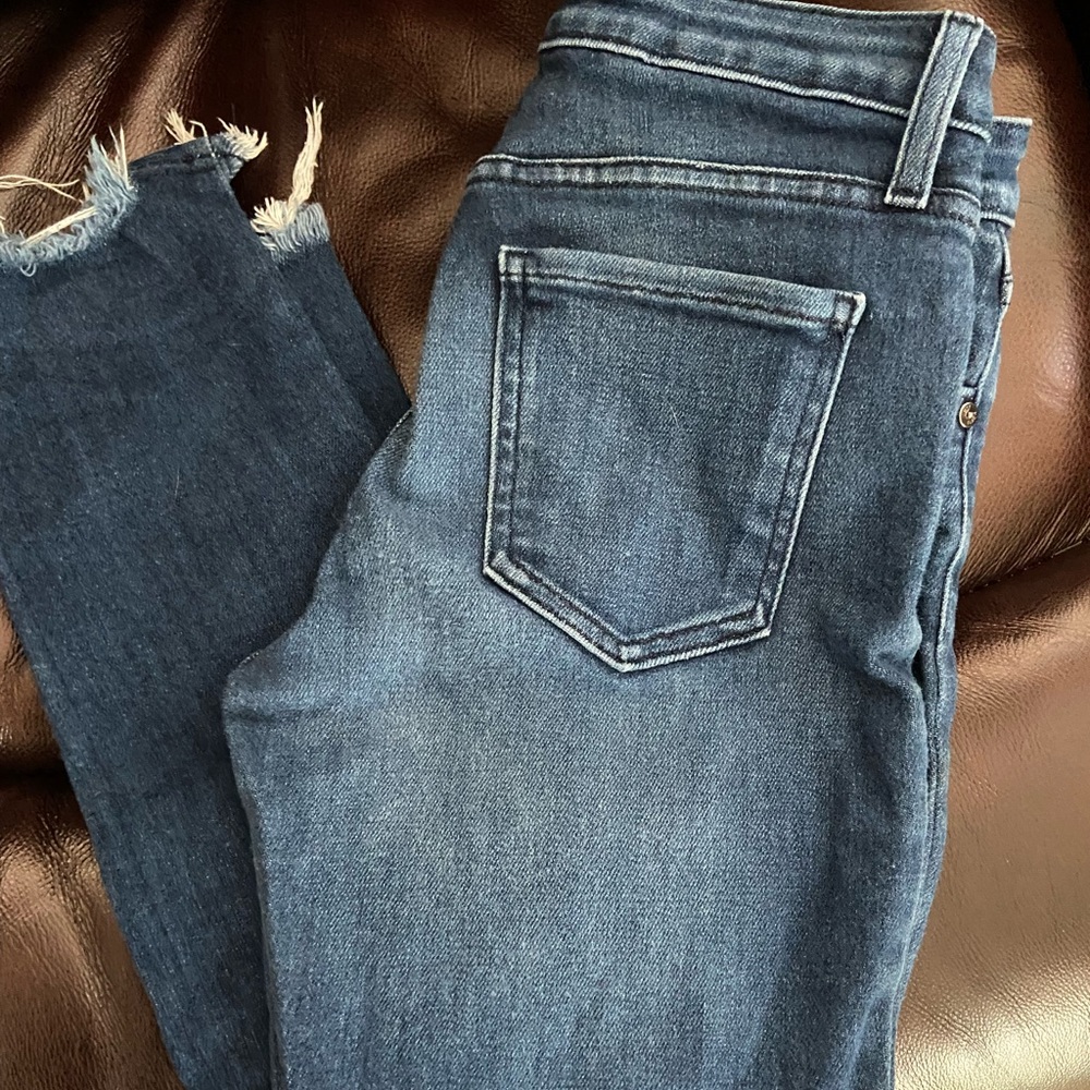 Skinny jeans that are ragged edges